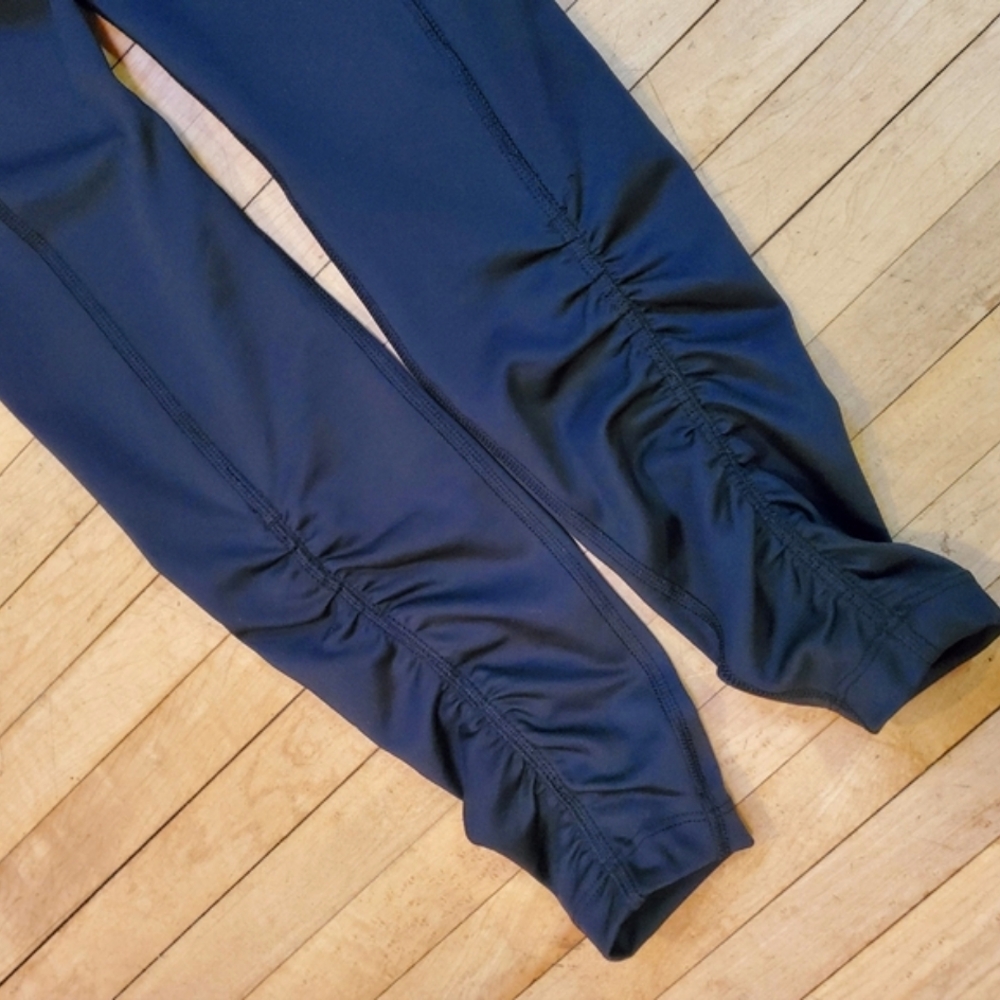 Nike Yoga Rouched HR 3/4 length Tights - Picture 4 of 10